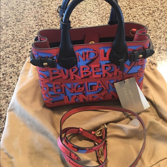 Sold! Gorgeous Burberry Bag - Picture 4 of 8